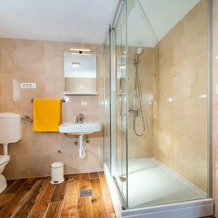 Adam Apartament *