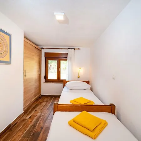 Apartment Adam Starigrad Paklenica